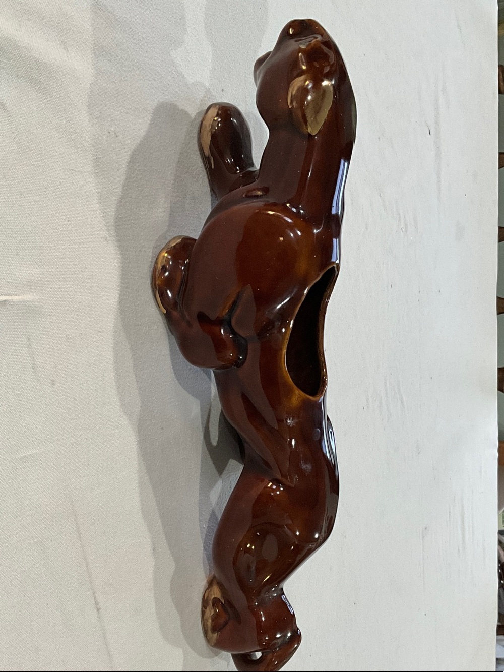 Glossy Brown Ceramic Cat Sculpture Wall Pocket - Decorative Home Accent